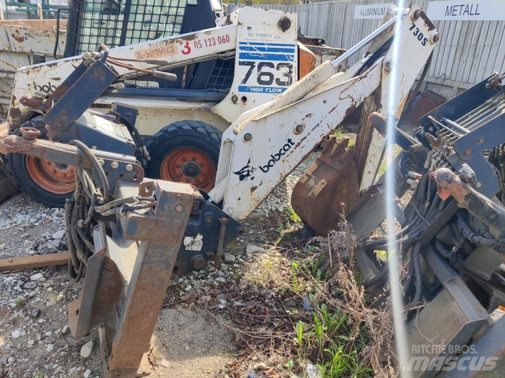 Bobcat S750 Траншейні екскаватори