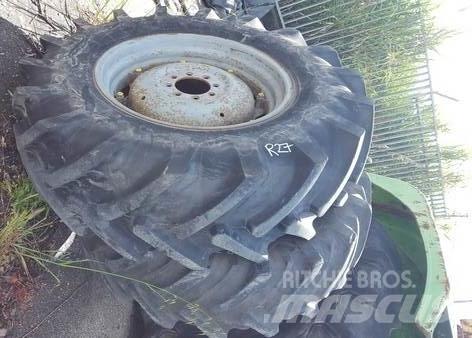  Pneu 16.9R30 Колеса