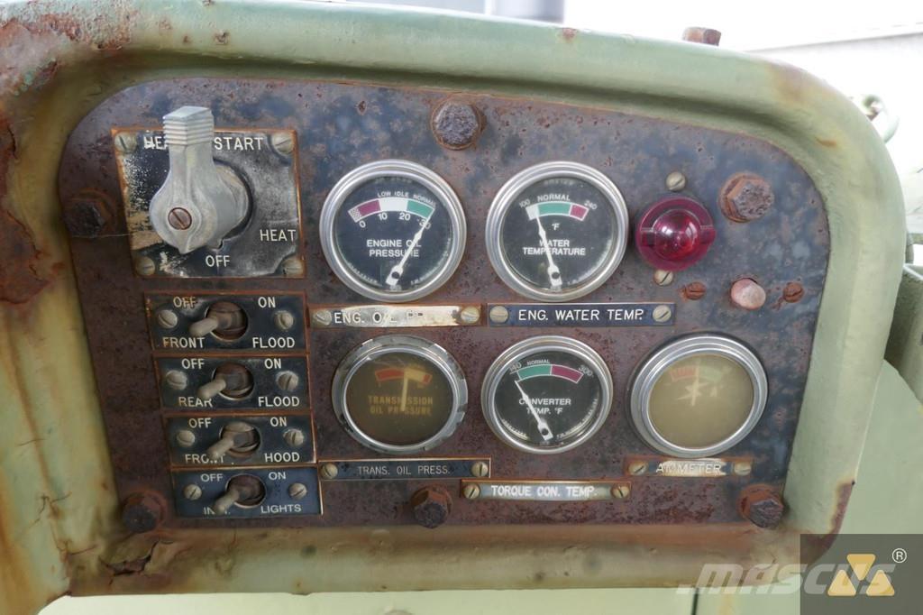 CAT D7F Ex-army Гусеничні бульдозери