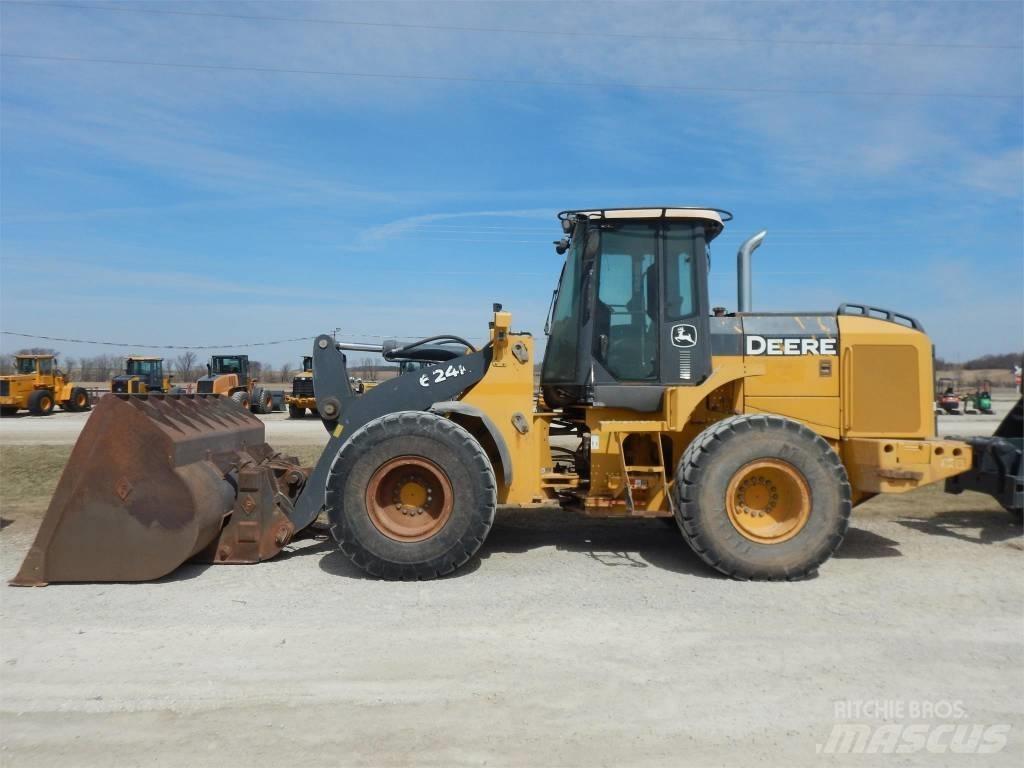 John Deere 624K Фронтальні навантажувачі