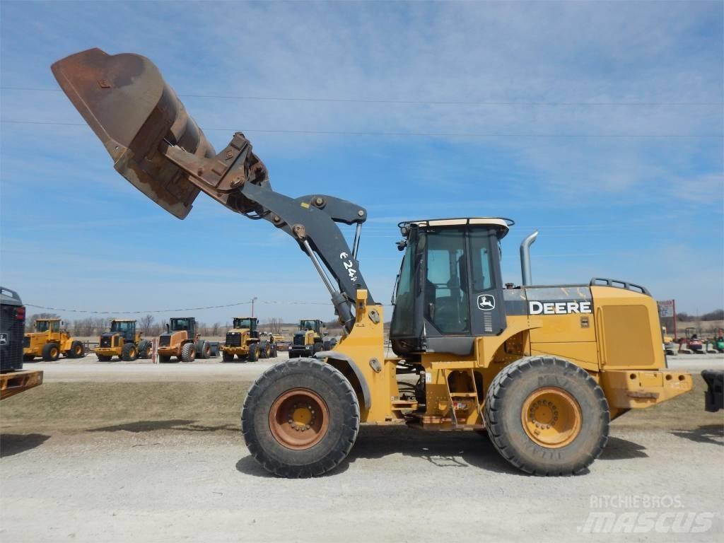 John Deere 624K Фронтальні навантажувачі