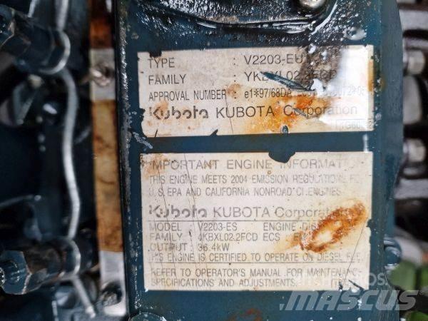 Kubota V2203-ES Двигуни