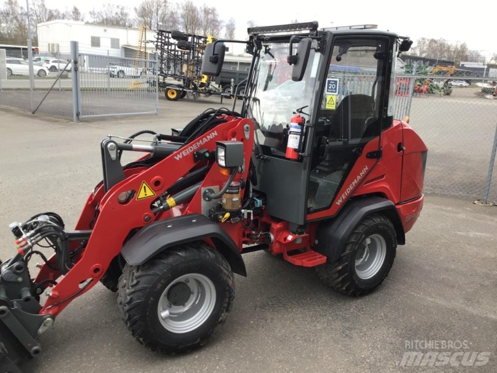 Weidemann 1390 Багатофункціональне обладнання для вантажних і землекопальних робіт