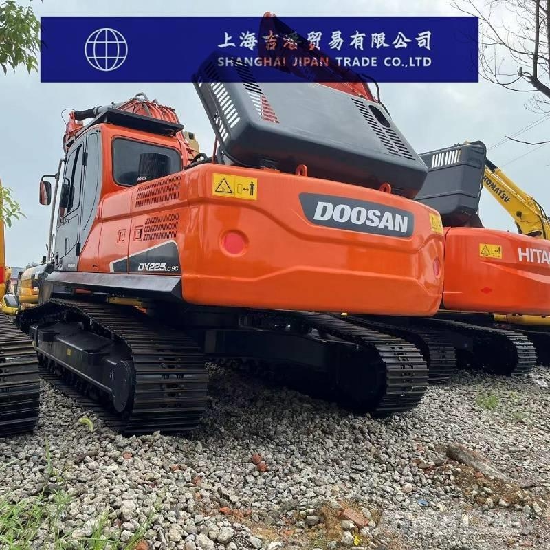 Doosan DX 225 Гусеничні екскаватори