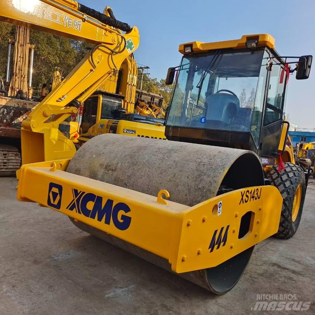 XCMG XS 143J Грунтові котки