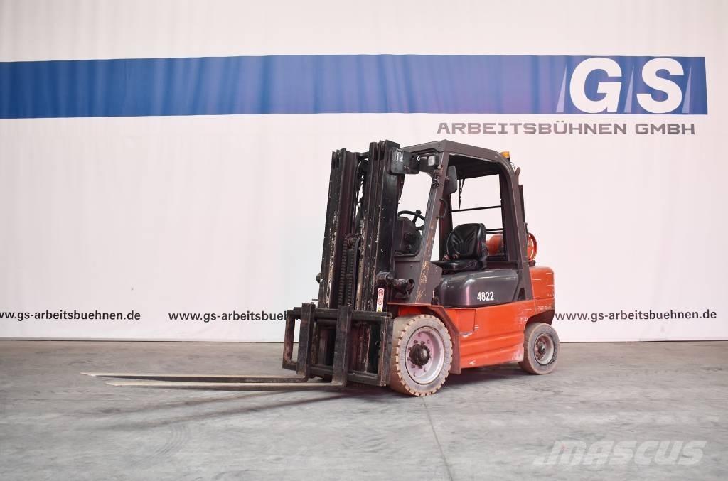 Manitou CG 30 P Газові навантажувачі