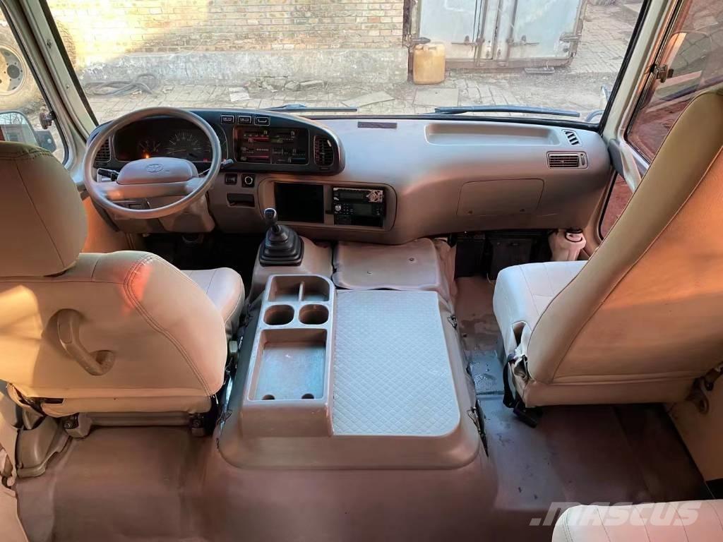 Toyota Coaster Bus Мікроавтобуси