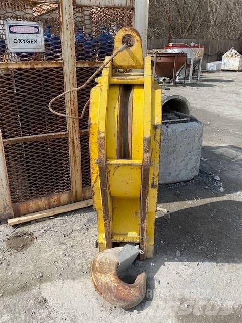 Liebherr HS 885 HD Гусеничні крани