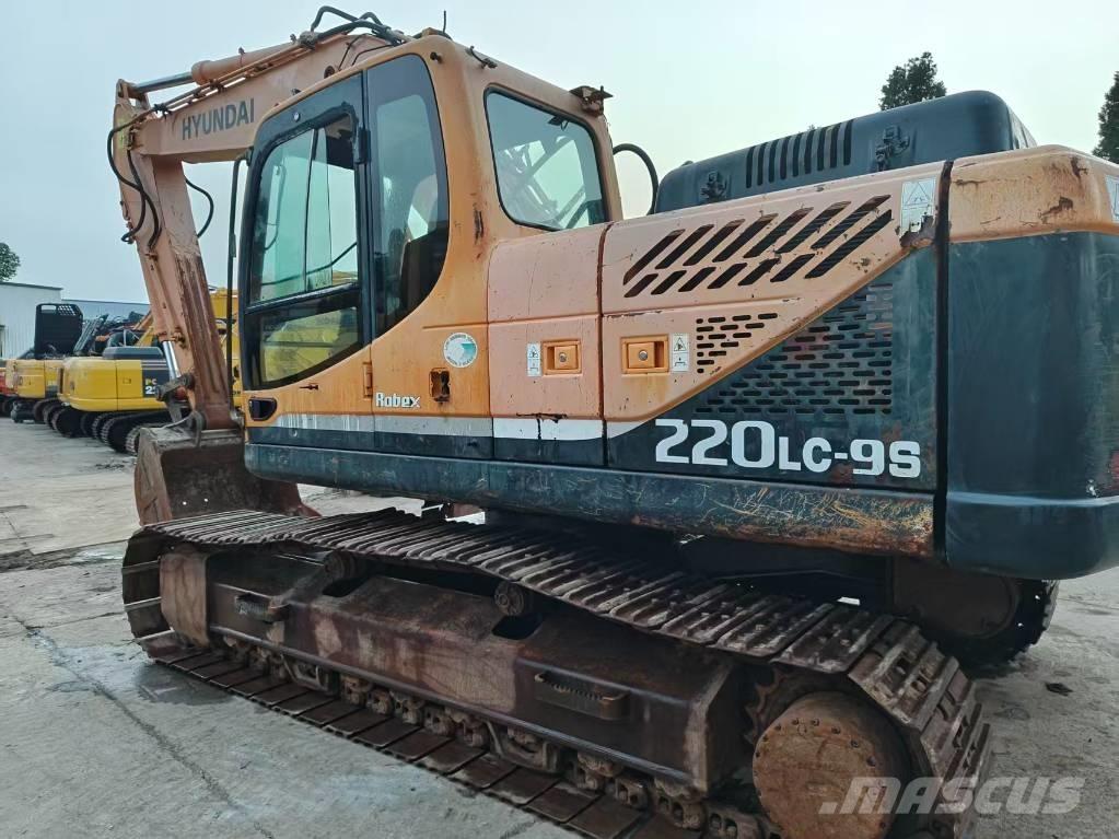 Hyundai R220LC-9S Гусеничні екскаватори