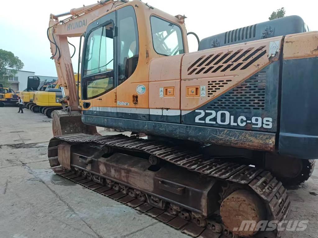 Hyundai R220LC-9S Гусеничні екскаватори