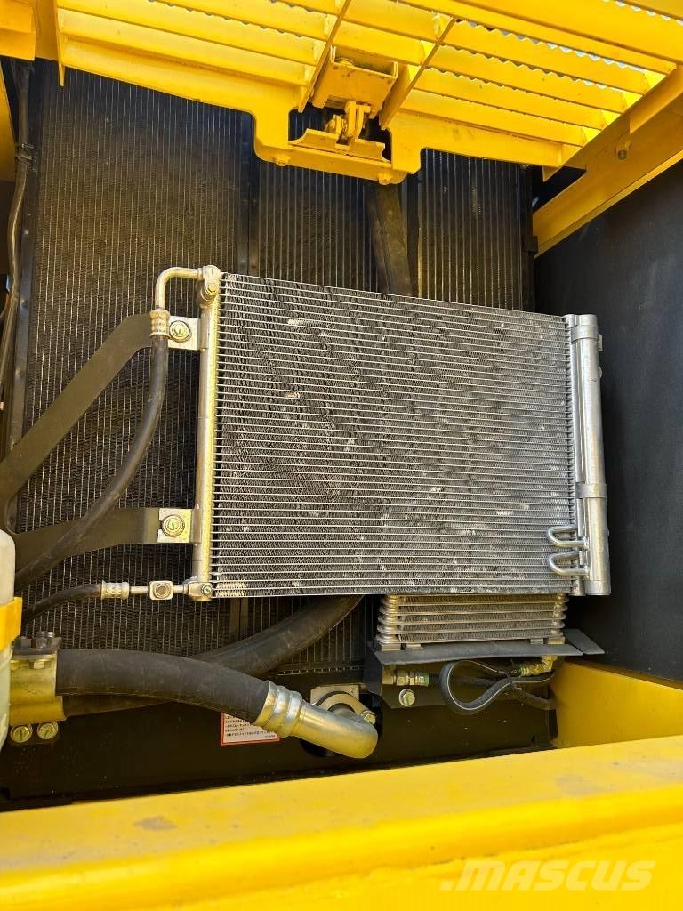 Komatsu PC 240 Гусеничні екскаватори