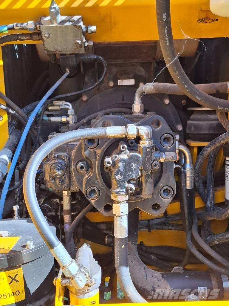 JCB JS 220 LC Гусеничні екскаватори