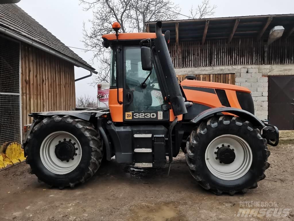 JCB Fastrac 3230 Трактори