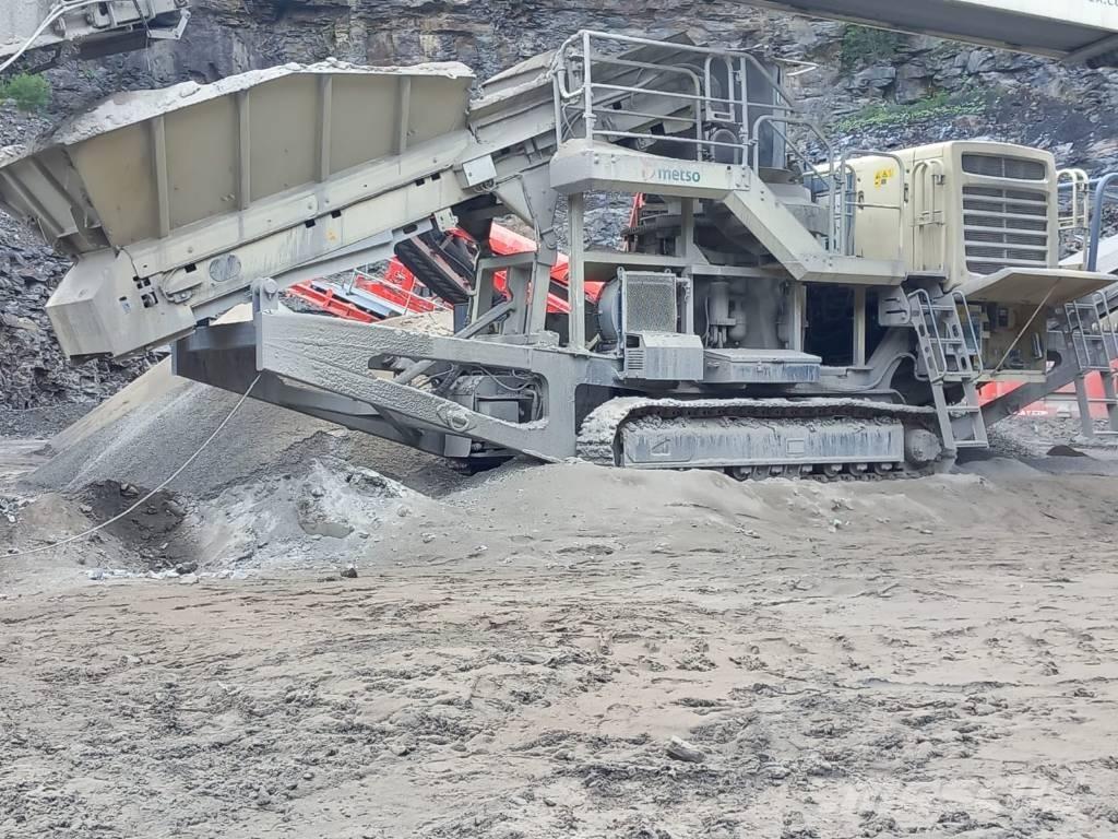 Metso LT 200 HP Мобільні дробарки