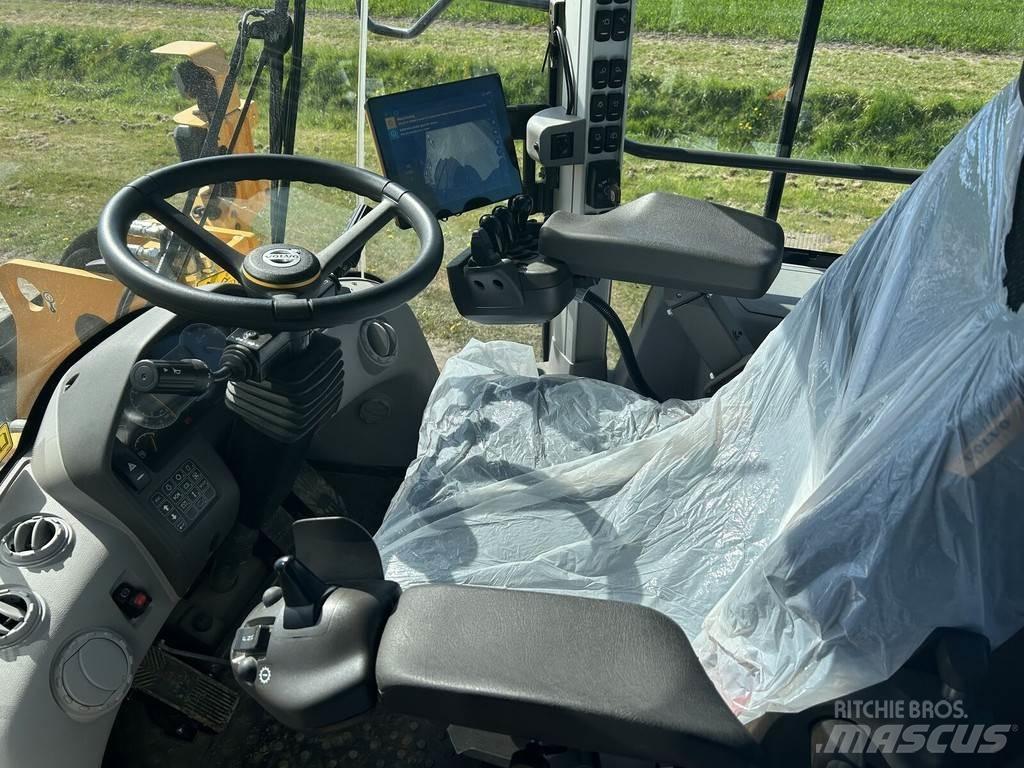 Volvo L120H Фронтальні навантажувачі