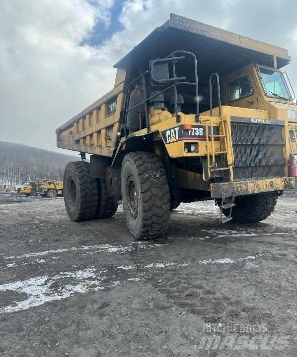 CAT 773B Зчленовані самоскиди