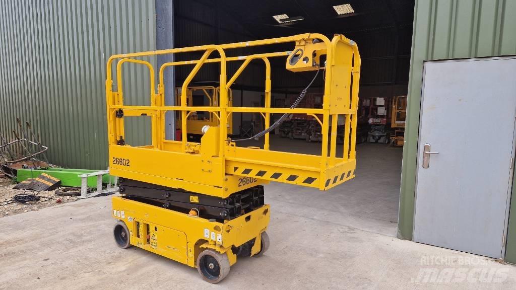 JCB S 1530 E Підйомники-ножиці