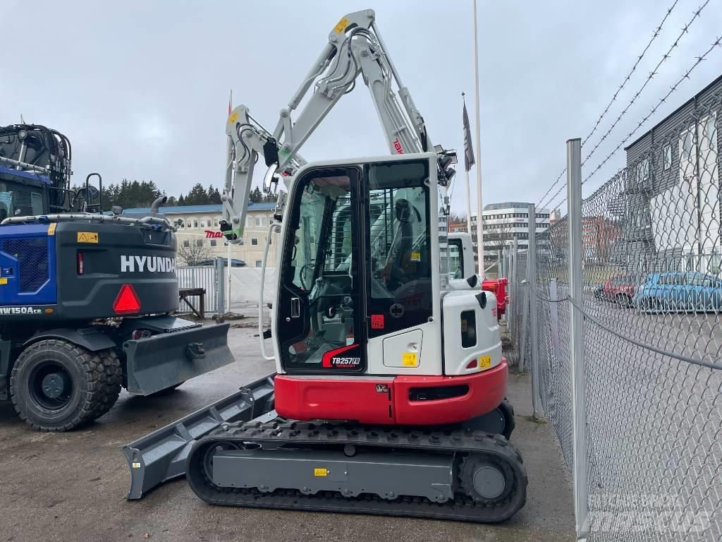 Takeuchi TB 257 FR Міні-екскаватори < 7т