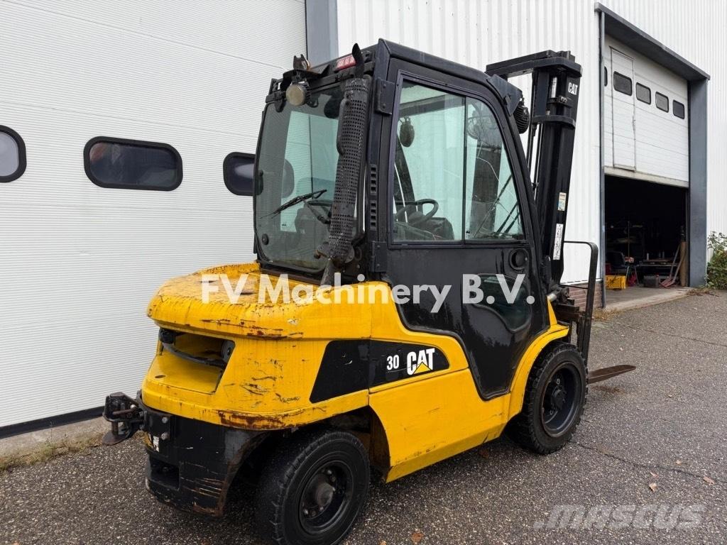 CAT DP 30 N Дизельні навантажувачі