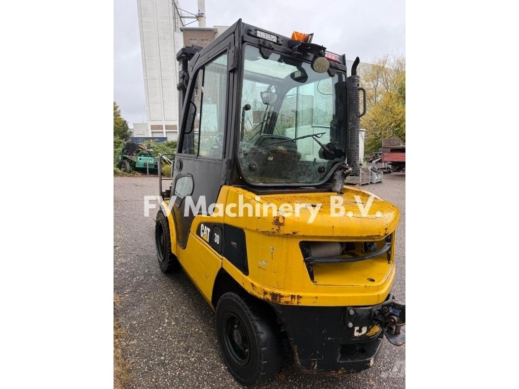 CAT DP 30 N Дизельні навантажувачі