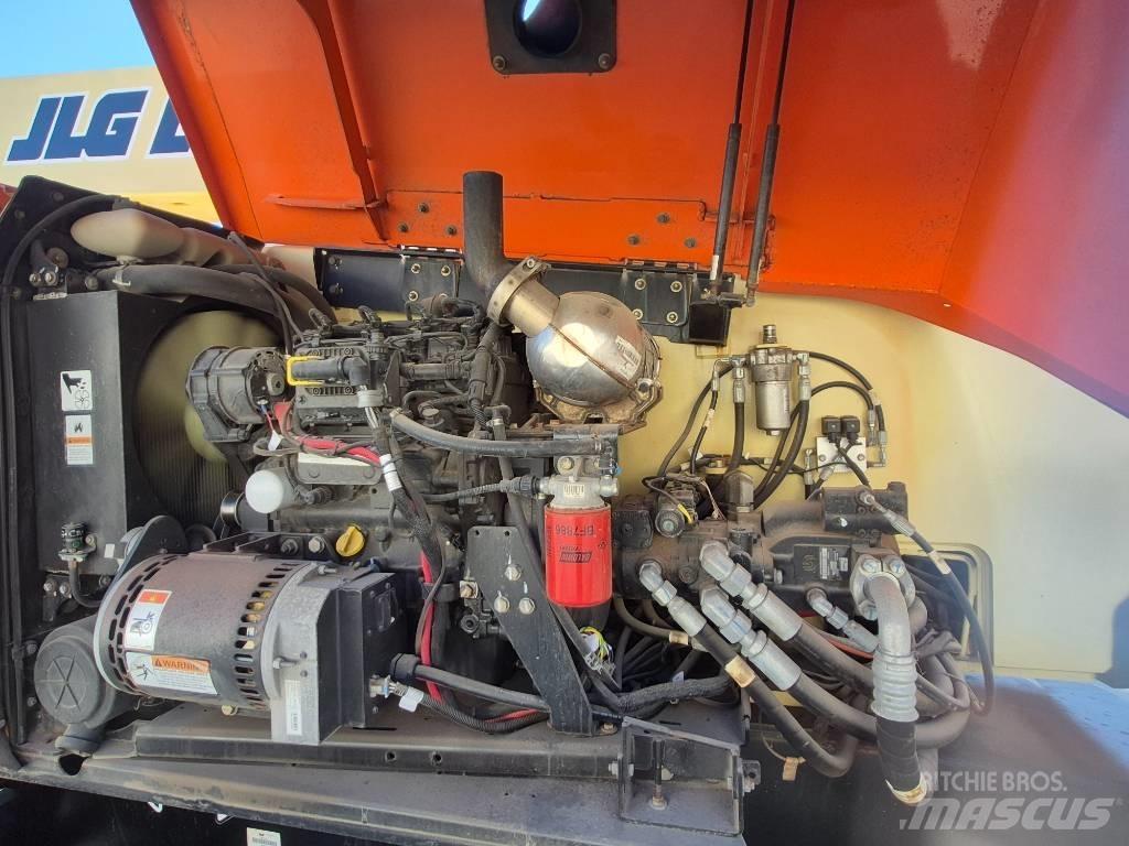 JLG 800 AJ Колінчаті підйомники