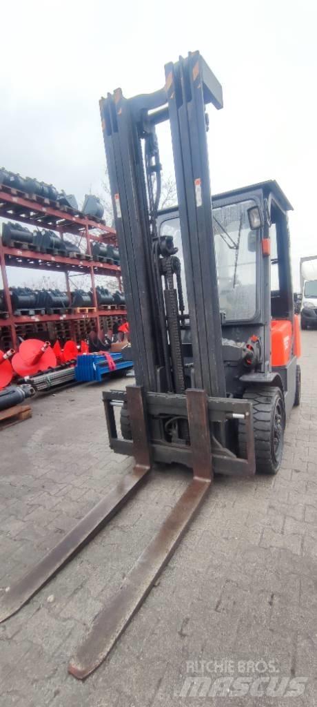 Doosan D 30 G Дизельні навантажувачі