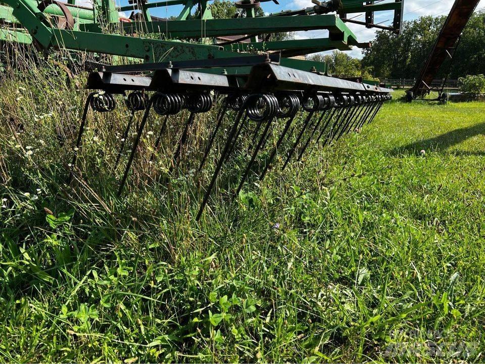 John Deere 960 Культиватори