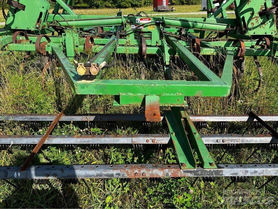 John Deere 960 Культиватори
