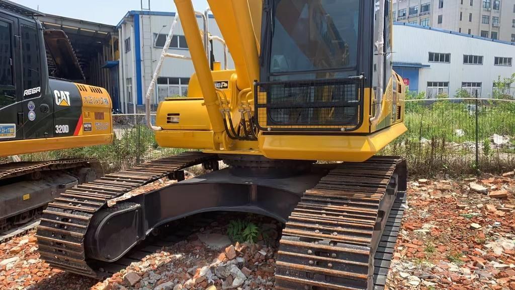 Komatsu PC 210 LC Гусеничні екскаватори