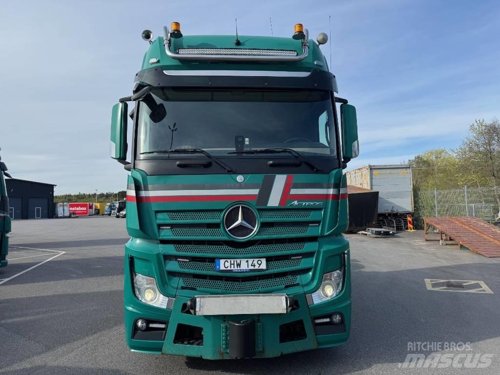 Mercedes-Benz  Тягачі