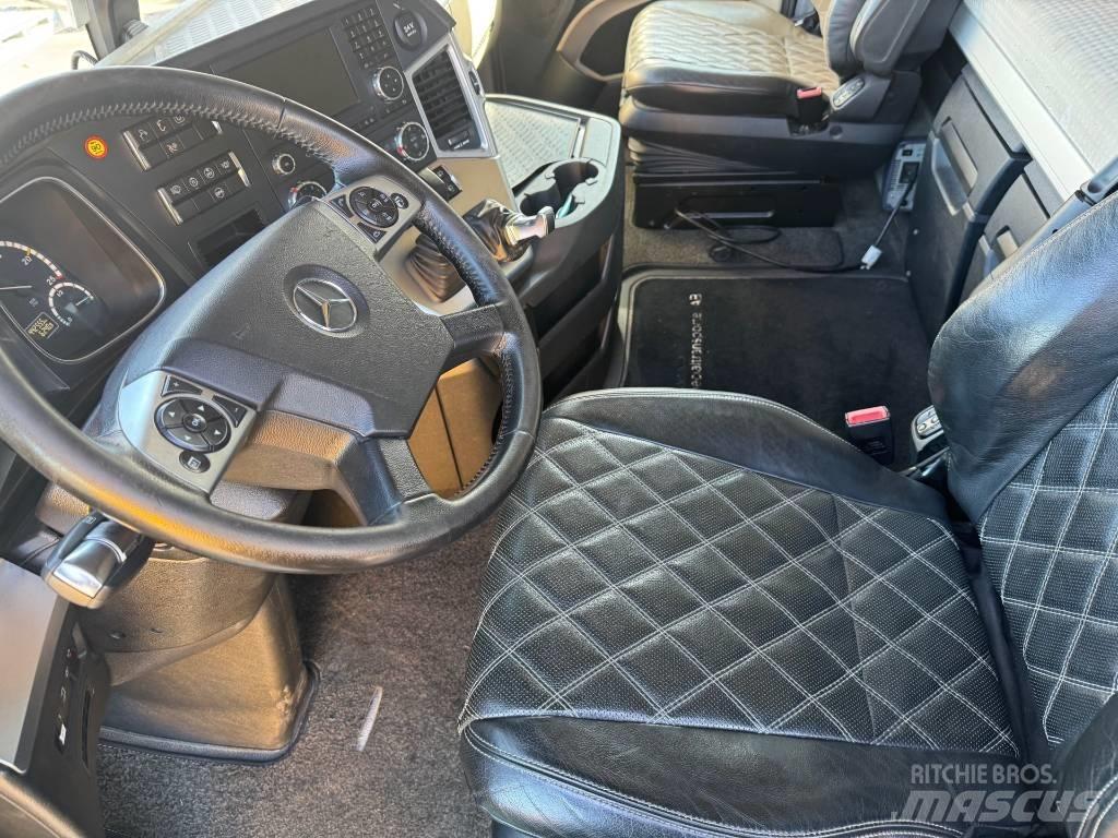 Mercedes-Benz  Тягачі