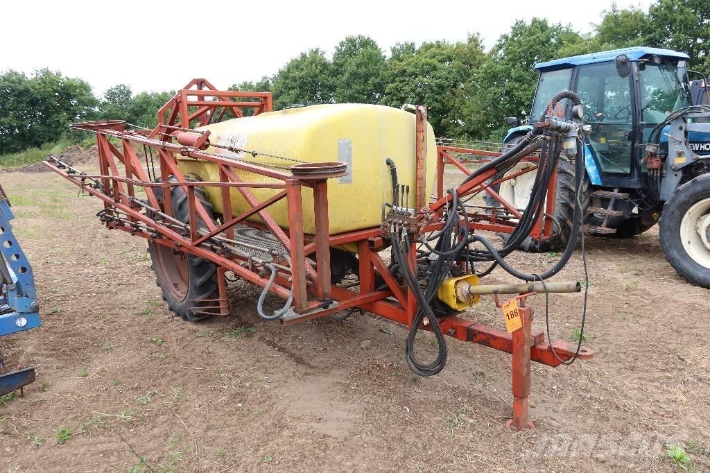 Ekko 2600 L Причіпні обприскувачі
