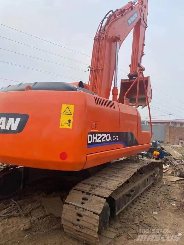 Doosan DH220LC-5 Гусеничні екскаватори