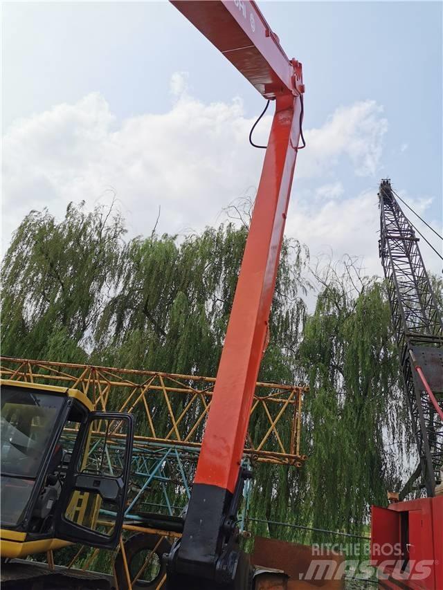 Hitachi EX 220 LC Гусеничні екскаватори