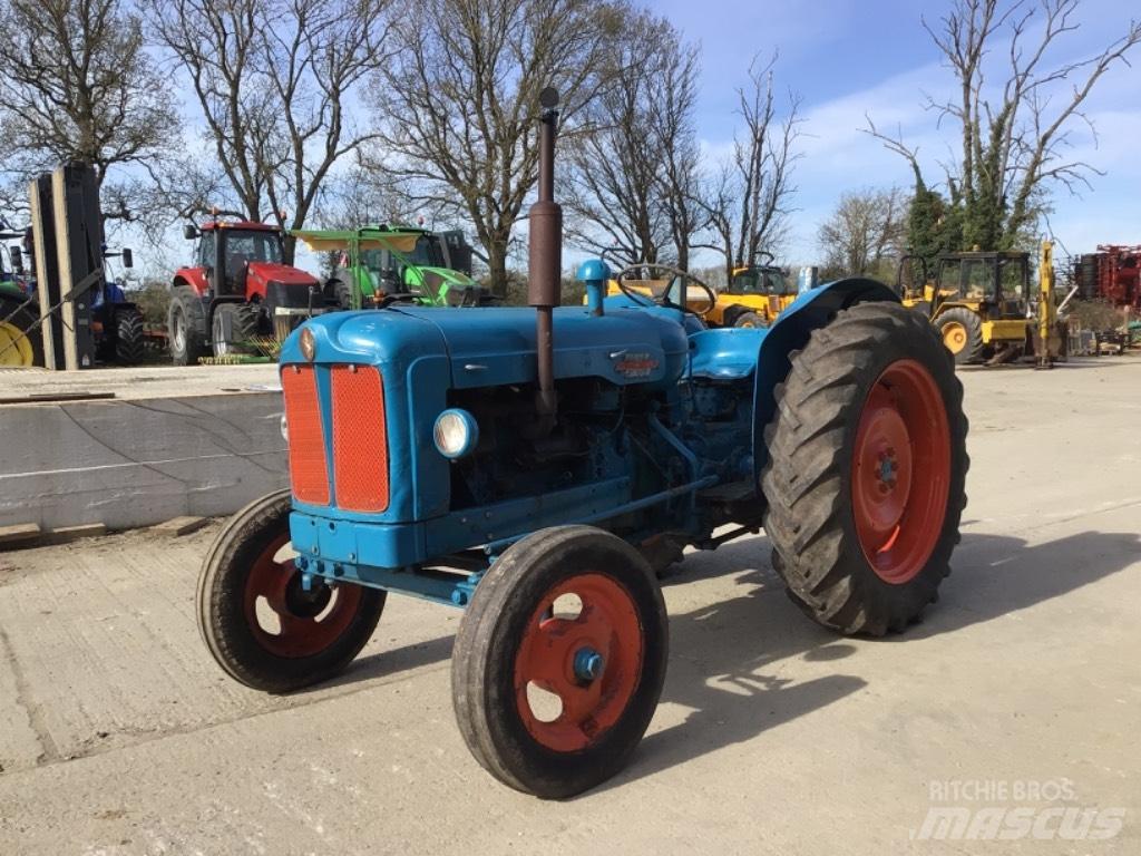 Fordson Power Major Трактори