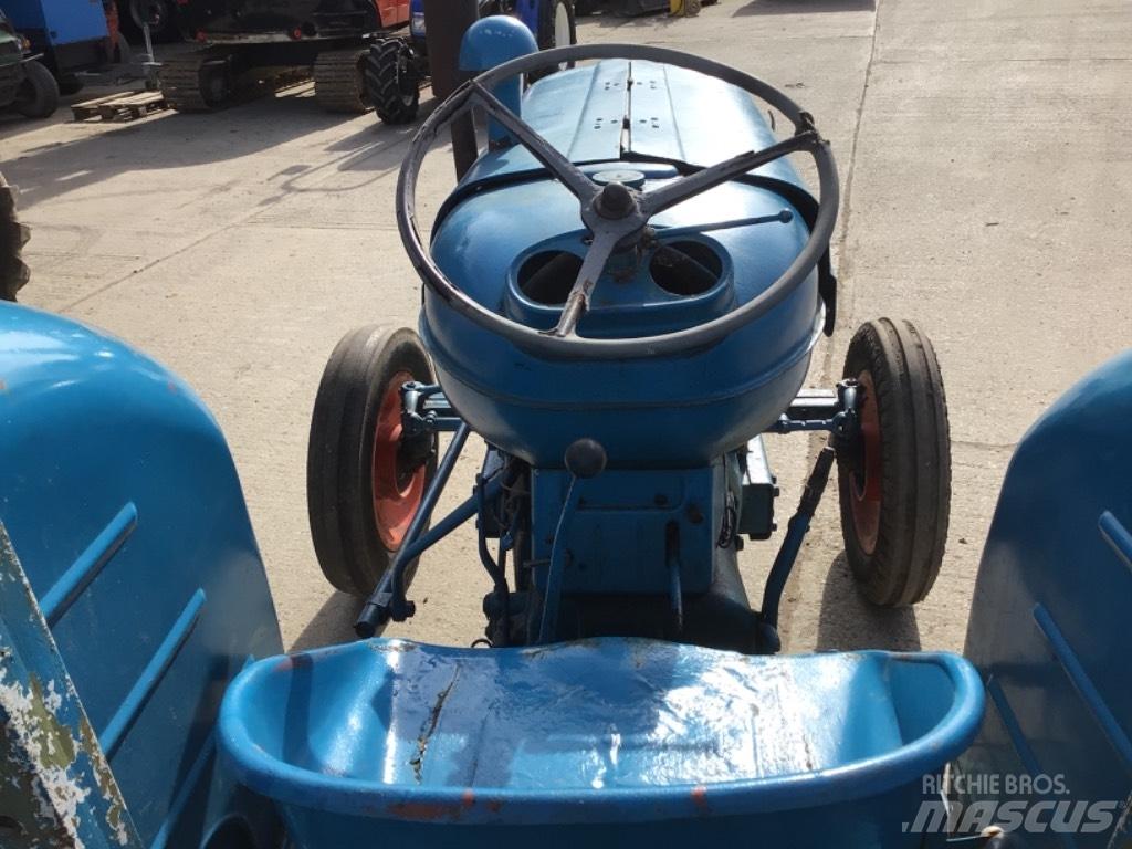 Fordson Power Major Трактори