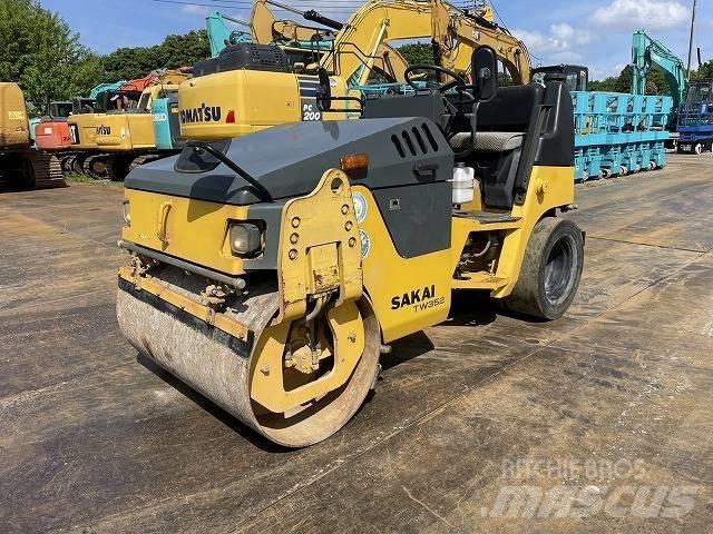 Sakai TW 352 Грунтові котки