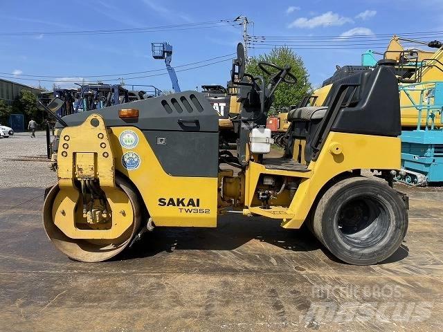 Sakai TW 352 Грунтові котки