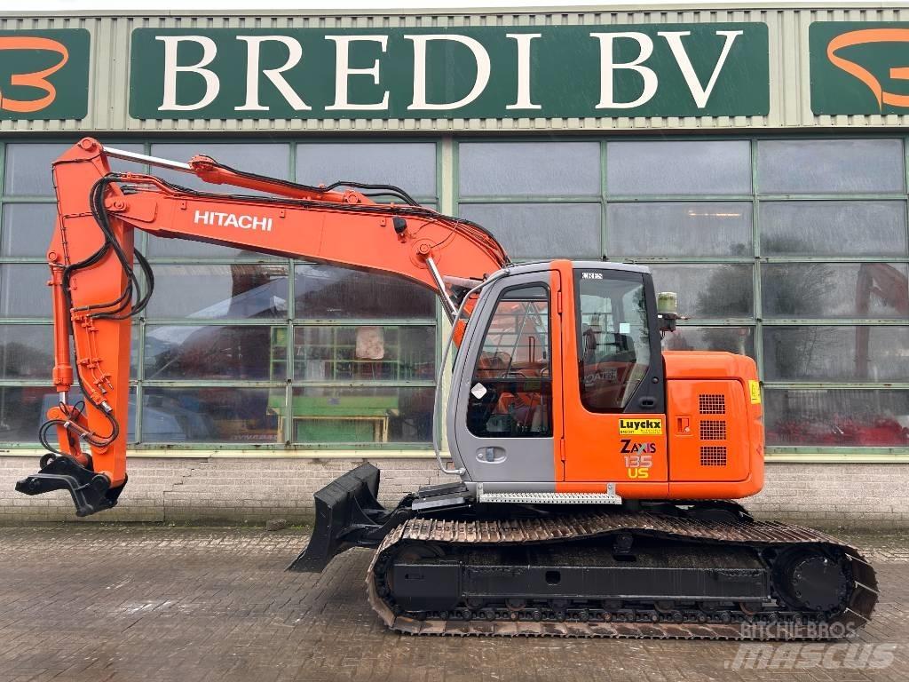 Hitachi ZX 135 US Гусеничні екскаватори