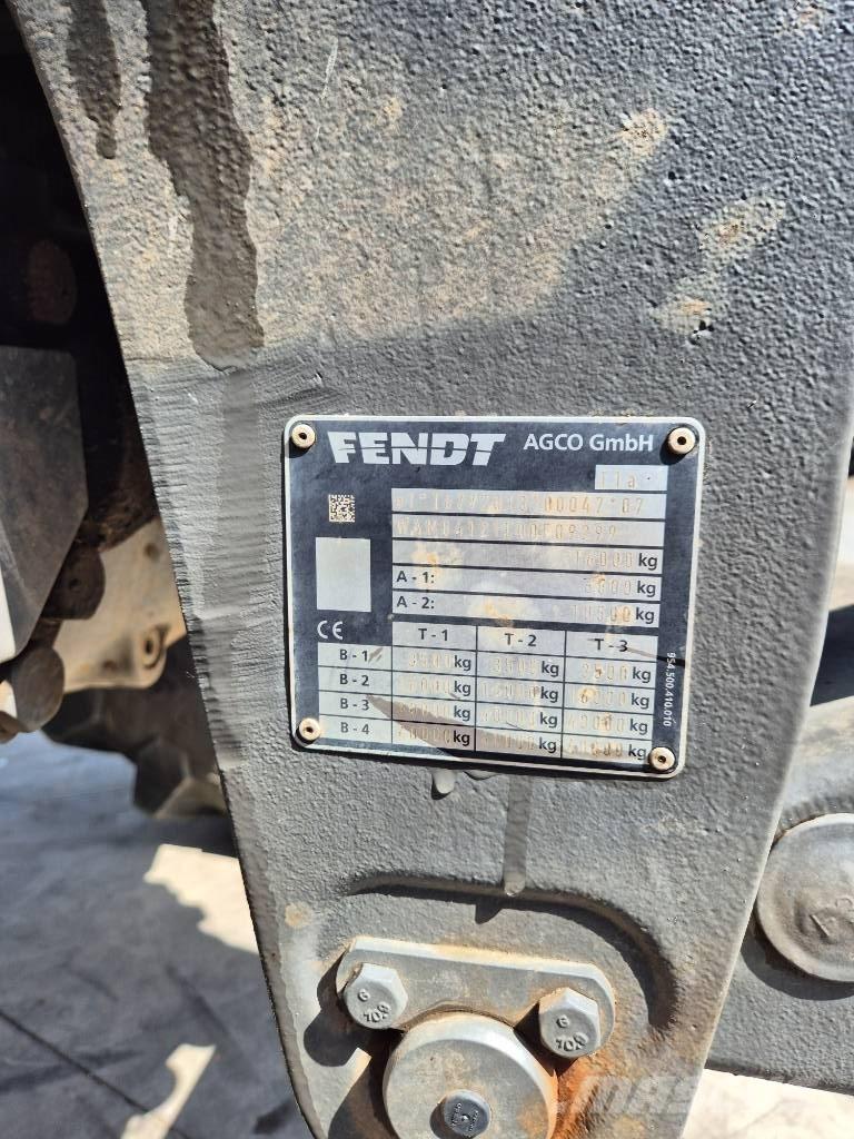 Fendt 826 Profi Трактори