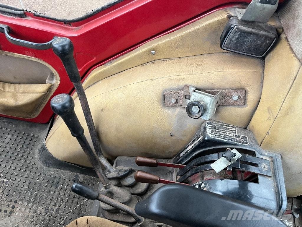 International 844xl Трактори