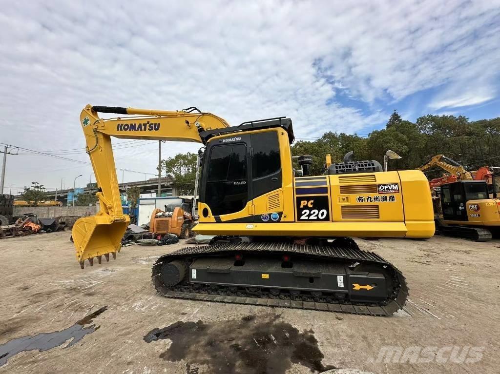 Komatsu PC 220 Гусеничні екскаватори