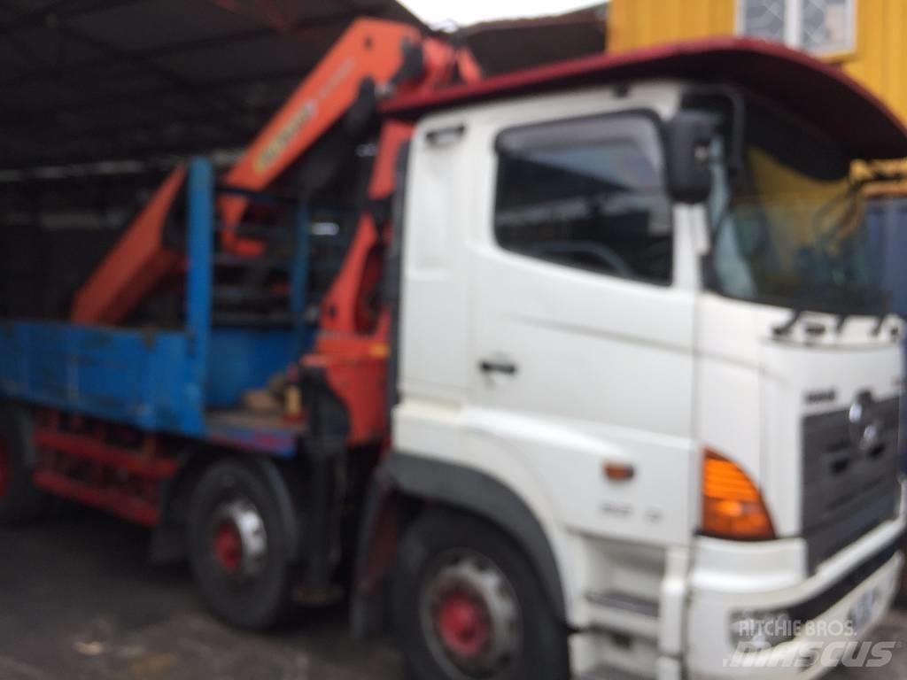 Hino 700 FY Автокрани