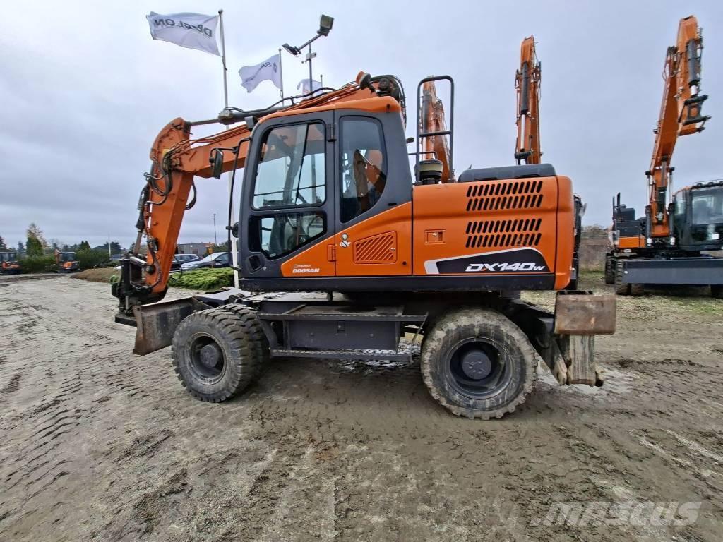 Doosan DX140W-5 Колісні екскаватори