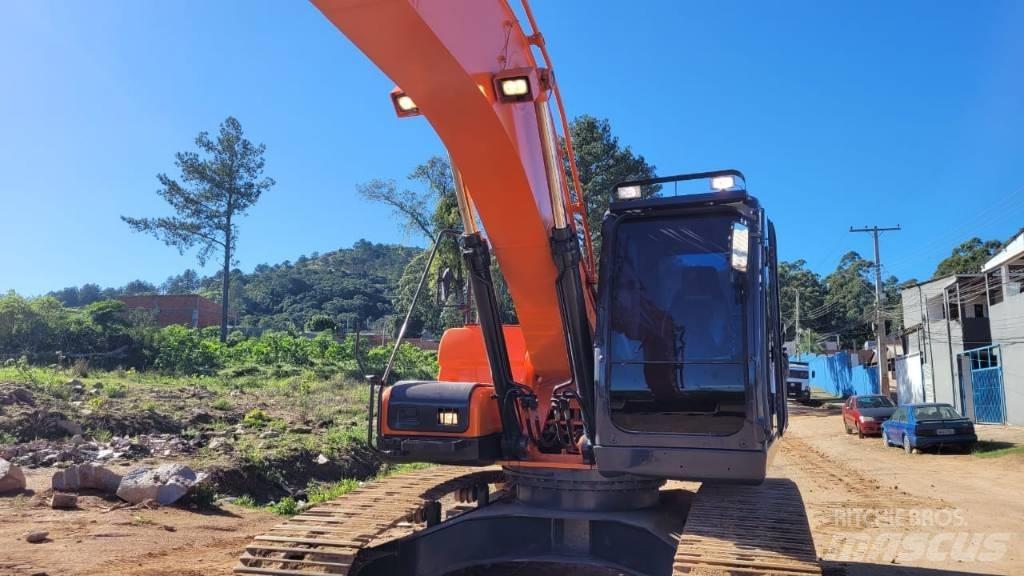 Doosan DX 225 LCA Гусеничні екскаватори
