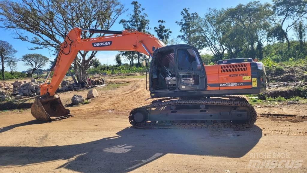 Doosan DX 225 LCA Гусеничні екскаватори