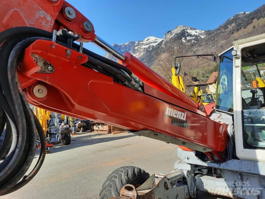 Menzi Muck M530 Колісні екскаватори