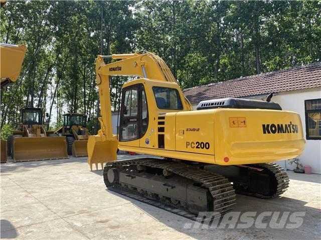 Komatsu PC200-7 Гусеничні екскаватори