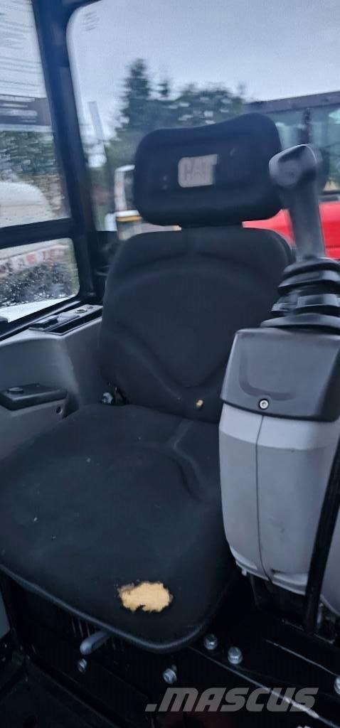 CAT 302.7 D CR Міні-екскаватори < 7т