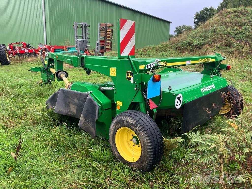 John Deere 1365 Навісні та причіпні косарки